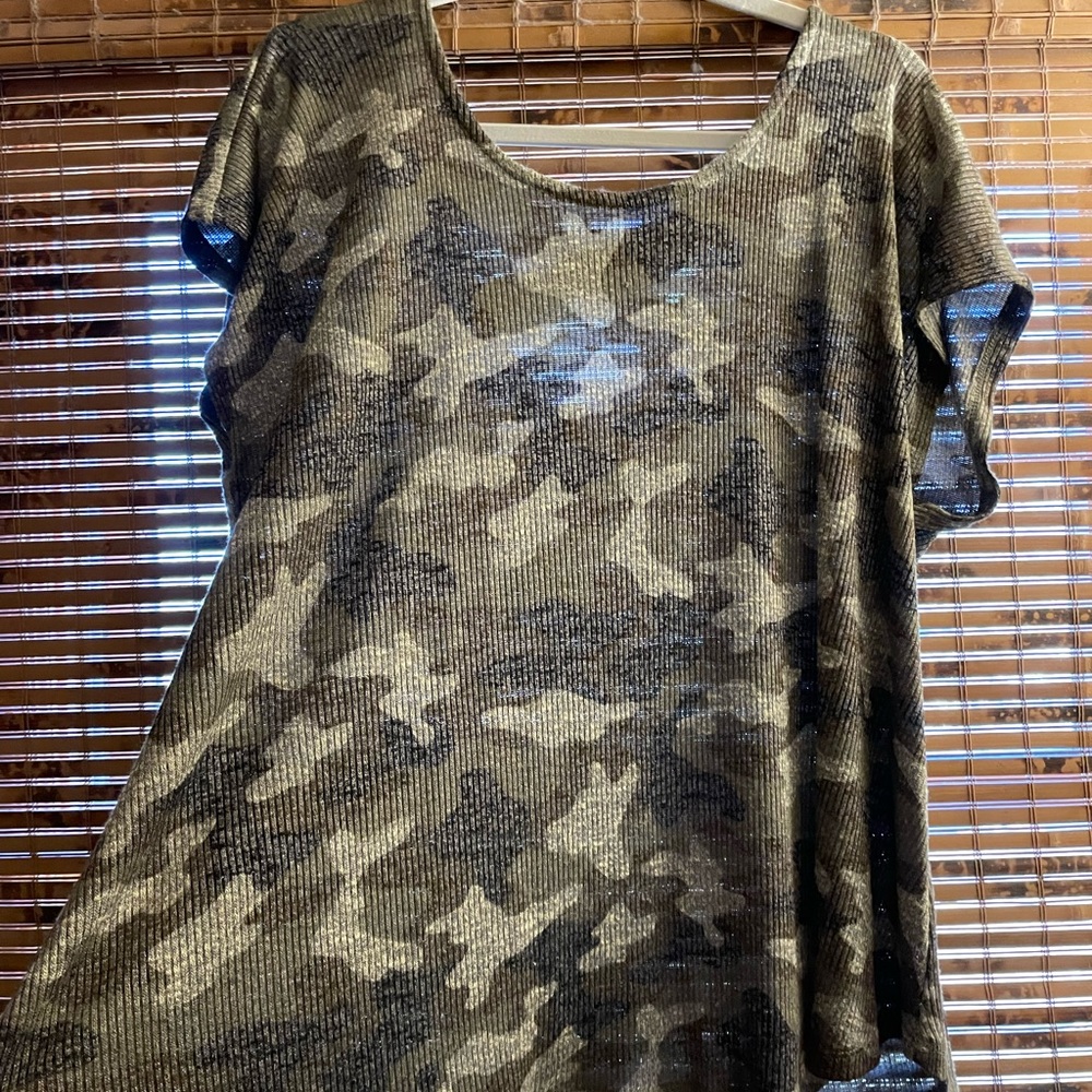 Cameo Camo short-sleeved top
